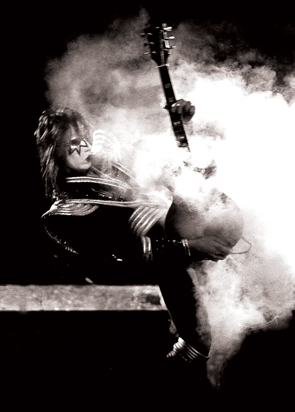 Кисс дым из гитары. Kiss my Ace. Mark Weiss photo Music. Rock scene